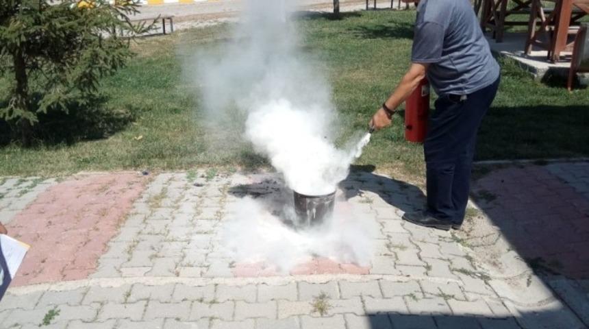 DPÜ Emet Meslek Yüksek Okulu’nda yangın söndürme tatbikatı