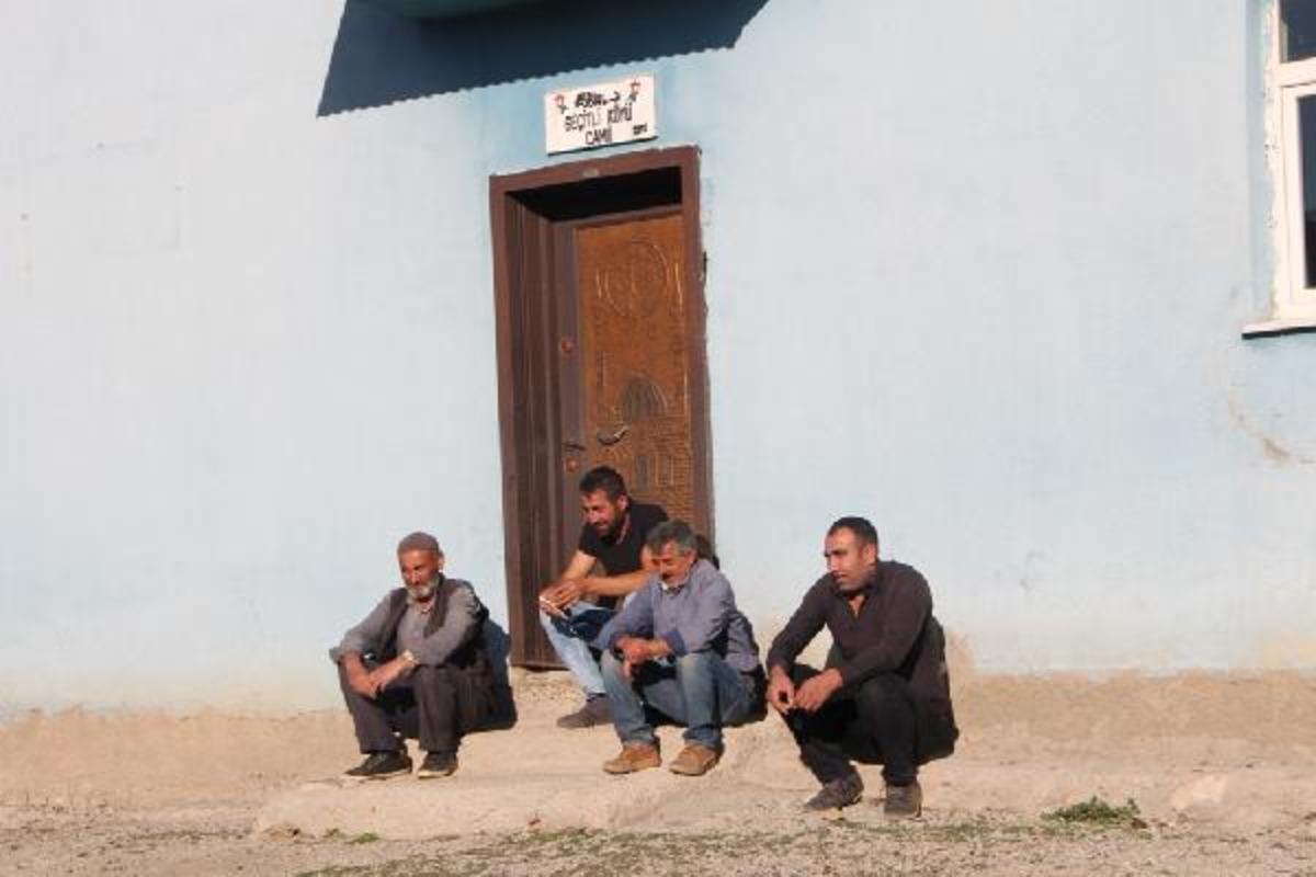 Bu k&ouml;yde 3 yıldır cuma namazı kılınamıyor!