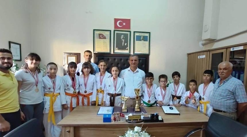 Bozdoğanlı karatecilere yan bakılmıyor