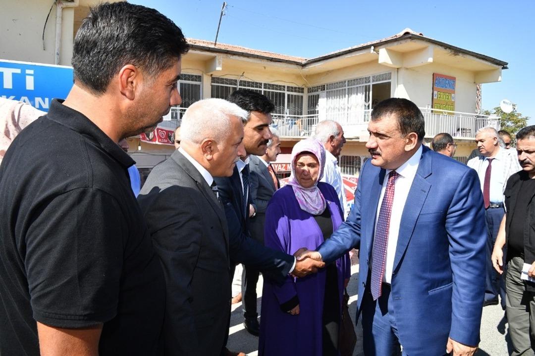 Başkan G&uuml;rkan, Kale il&ccedil;esini ziyaret etti