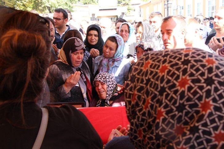 Bilecik'te hayatını kaybeden makinistler Sedat Yurtsever ve Recep Tunaboylu için tören düzenledi G2