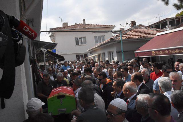 Tren kazasında &ouml;len makinistlere h&uuml;z&uuml;nl&uuml; t&ouml;ren (2) 4