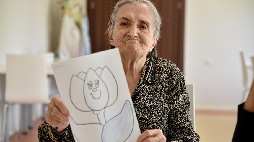 Alzheimer hastaları emin ellerde