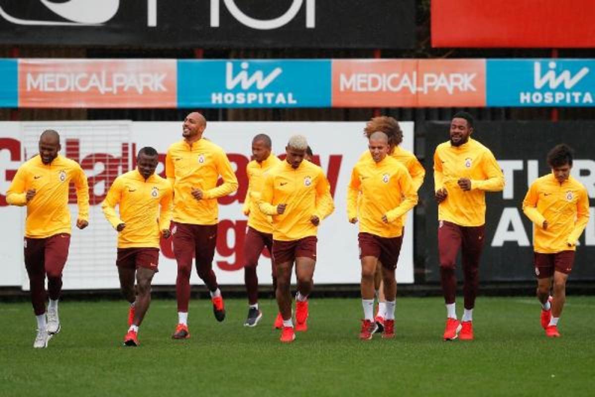 Galatasaray'da 3 isim kadroda yok! Sel&ccedil;uk, Belhanda ve Feghouli