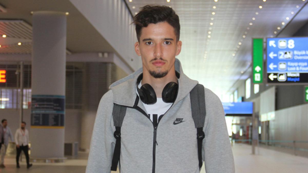 Altay Bayındır, Ankarag&uuml;c&uuml;'ne karşı ilk kez forma giyecek!