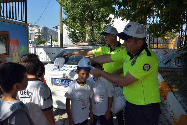 İlkokul öğrencilerine trafik eğitimi