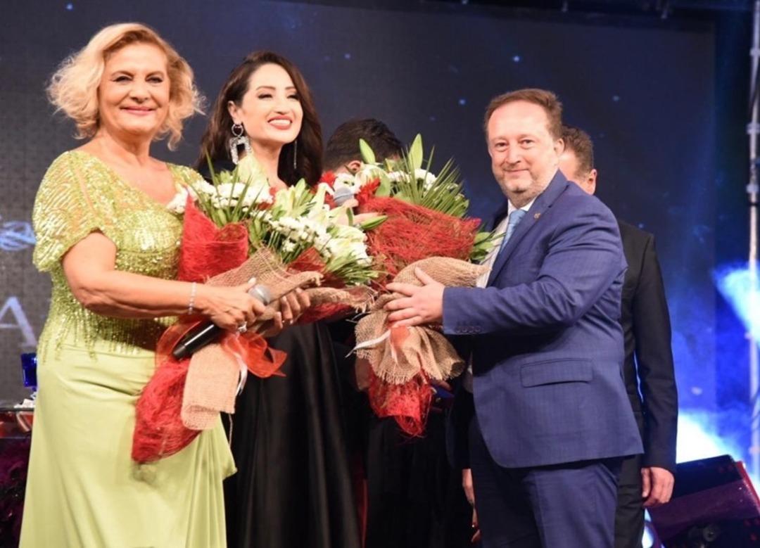 M&uuml;şerref Akay, Karesilileri coşturdu