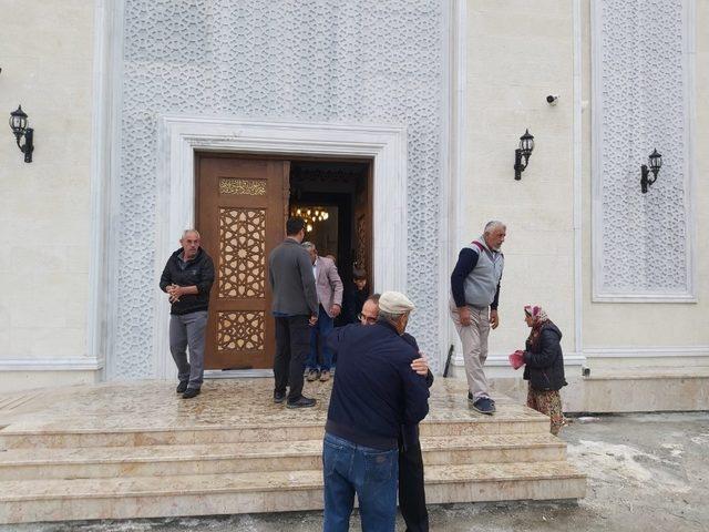 Şehitler Camii hizmete açıldı