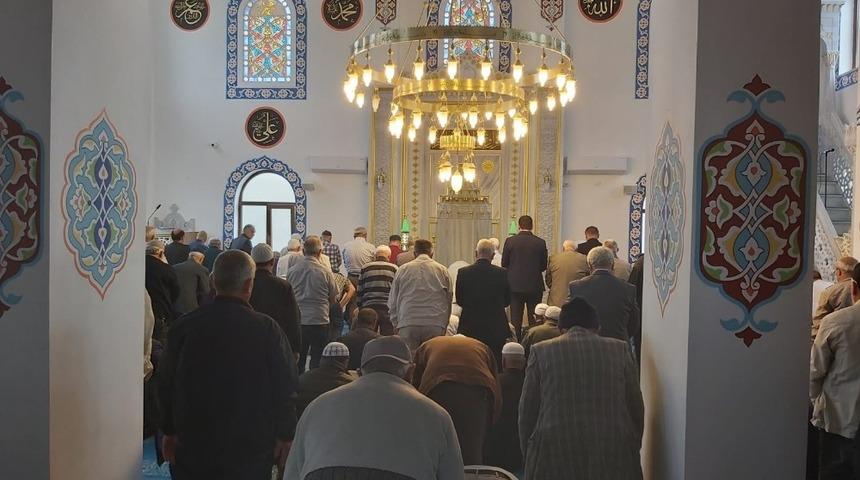Şehitler Camii hizmete a&ccedil;ıldı