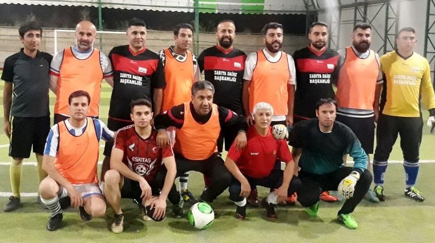 Zabıta ve gazeteciler arasında dostluk maçı