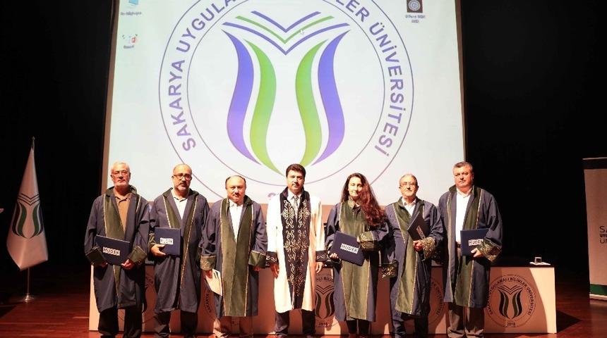 SUBÜ’NÜN akademik başarıları ödüllendirildi
