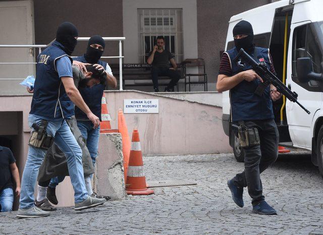 İzmir'de yakalanan DEAŞ infazcısı, göçmen grubuyla Türkiye'ye girmiş (2)