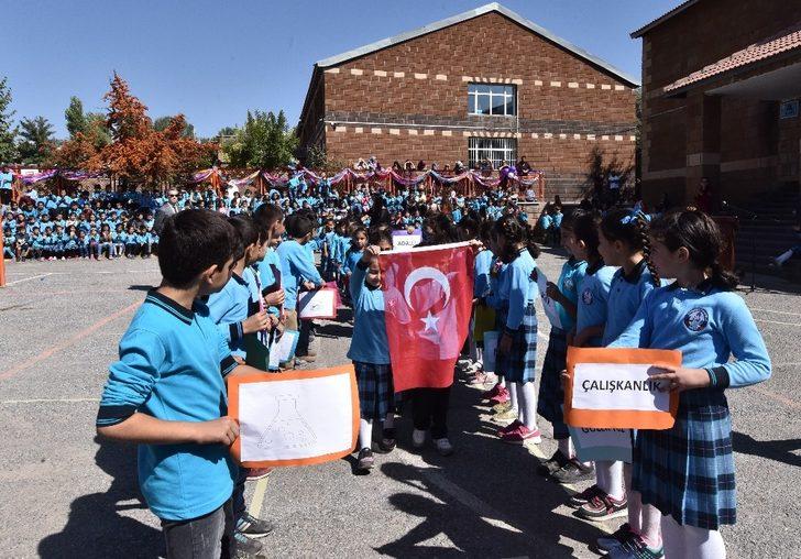 Ahlat’ta İlköğretim Haftası kutlandı G1