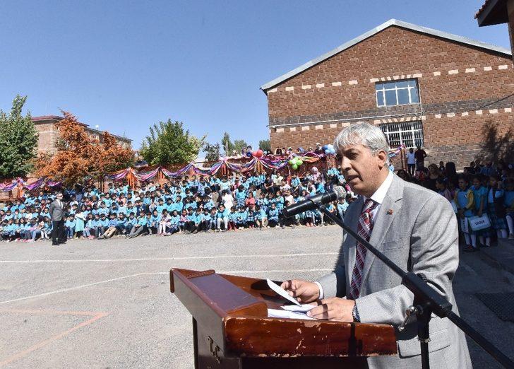 Ahlat’ta İlköğretim Haftası kutlandı G4