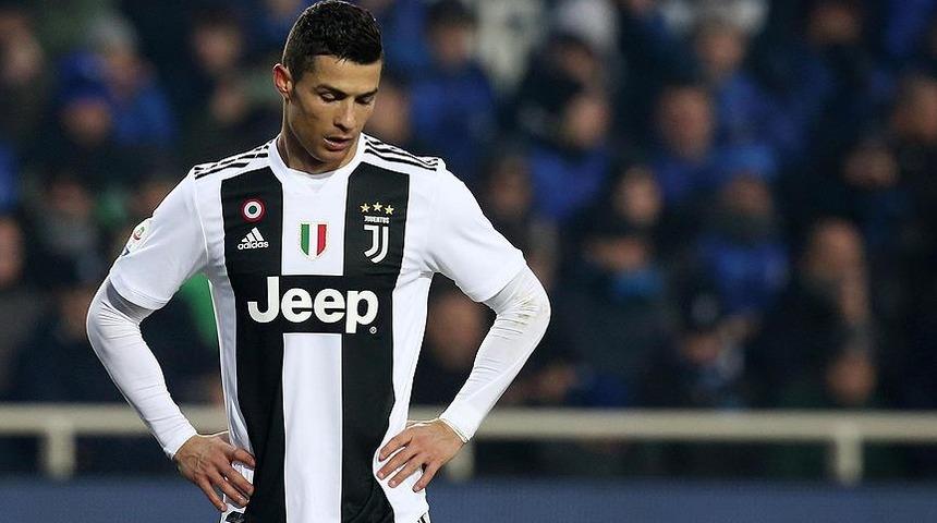 Cristiano Ronaldo'nun koronavirüs testi bir kez daha pozitif çıktı