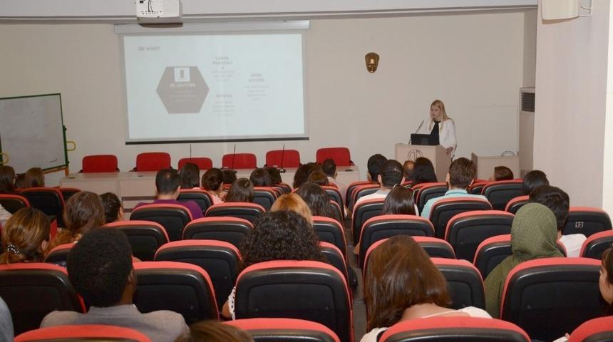 Anadolu &Uuml;niversitesinde akademik makale yazımı &ccedil;alıştayı