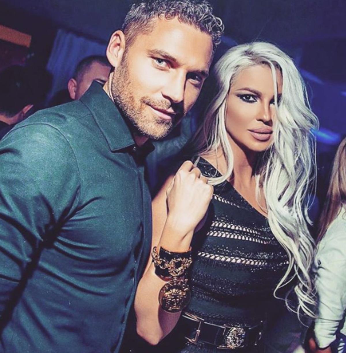Jelena Karleusa &ccedil;ıldırdı: Gazetedeki hasta, paralı haberlerine devam ediyor