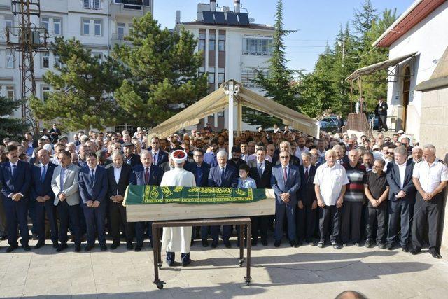 Nasuhi Güngör’ün babası son yolculuğuna uğurlandı