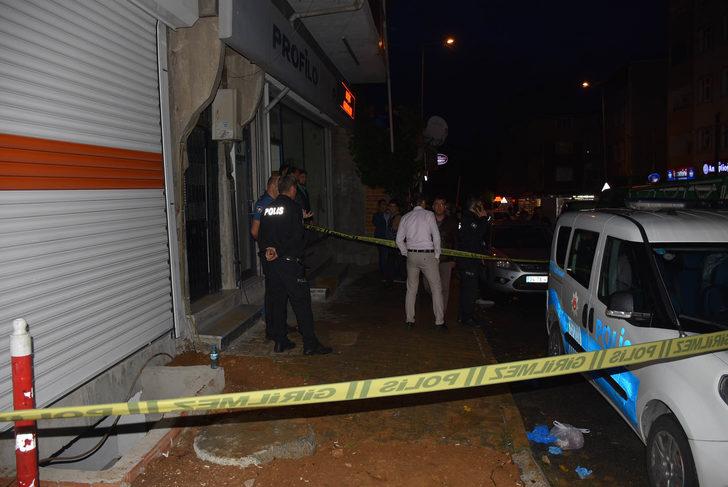 fotoğraflar// Arnavutköy'de dehşet: Anne, baba ve iki kardeşini öldürdü (3)
