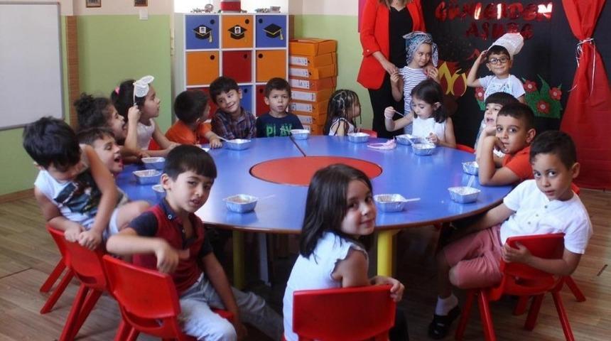 Miniklere aşure etkinliği