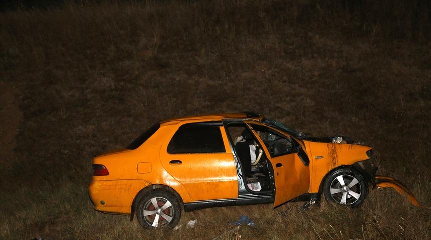 G&Uuml;NCELLEME 2 - Kastamonu'da kamyon ile taksi &ccedil;arpıştı: 2 &ouml;l&uuml;, 3 yaralı