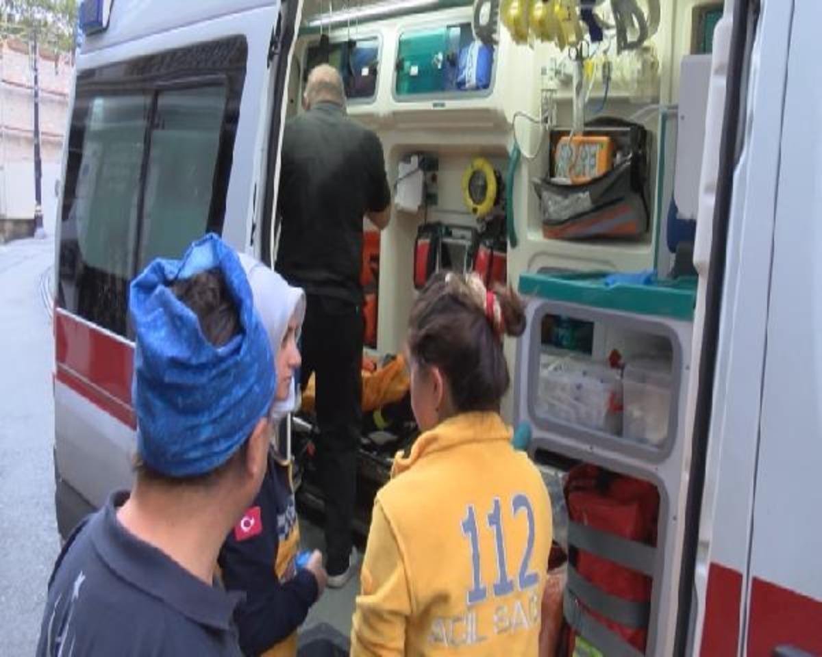 Son dakika: Emin&ouml;n&uuml;'nde otel yangını! Tramvay seferleri durdu