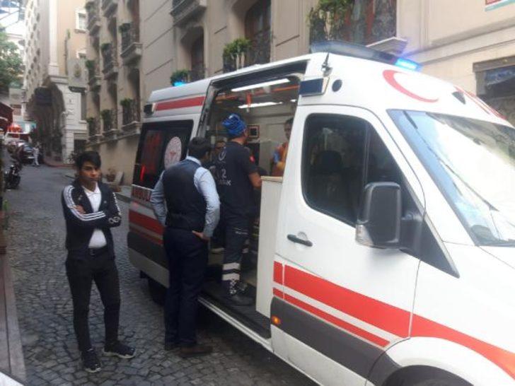 Son dakika: Eminönü'nde otel yangını! Tramvay seferleri durdu G5