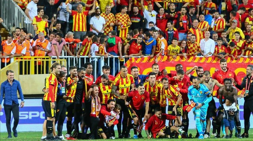 G&ouml;ztepe'de ilklerin gecesi