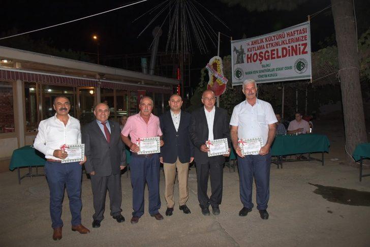 Salihli’de 44 yıllık tenekeci ustası yılın ahisi seçildi G2