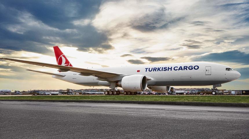THY'nin kargo markası, uçaklar ile 19 ayda 169 lüks araç taşıdı 