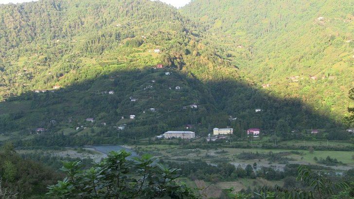 Turistler yanlışlıkla oraya akın ediyor! Köy halkı şaşkın G3