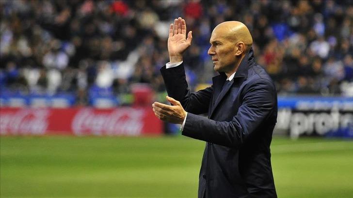 Real Madrid'de Zinedine Zidane'ın yerine Alonso düşünülüyor G5