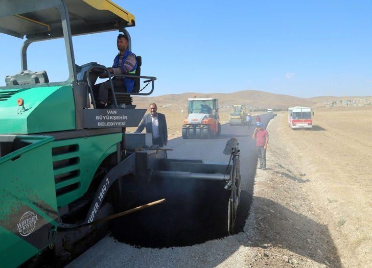 Van Büyükşehir Belediyesinden yol asfaltlama çalışması G2