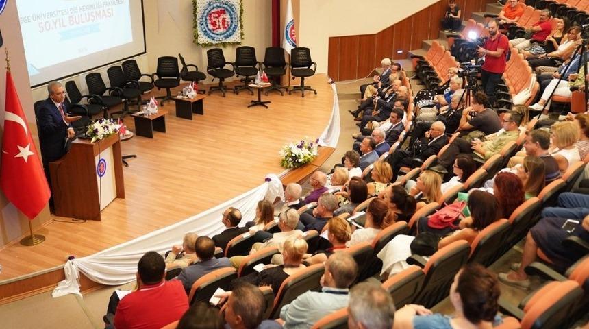 Ege Diş Hekimliği Fak&uuml;ltesi yarım asırlık tarihini kutladı