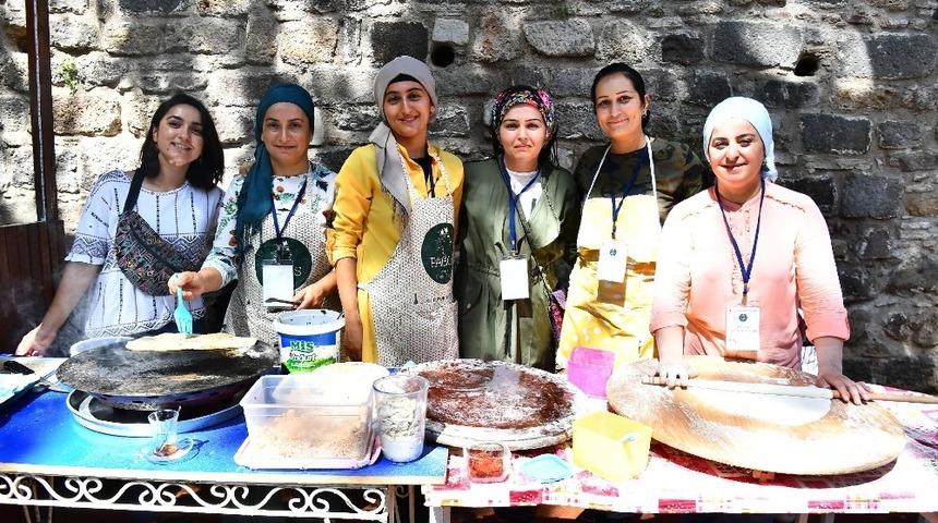 Kadefikale&rsquo;de stant a&ccedil;an kadınlar kooperatifleşti