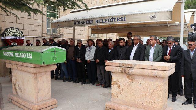 Neşet Ertaş’ın kardeşi Ayşe Garip son yolculuğuna uğurlandı