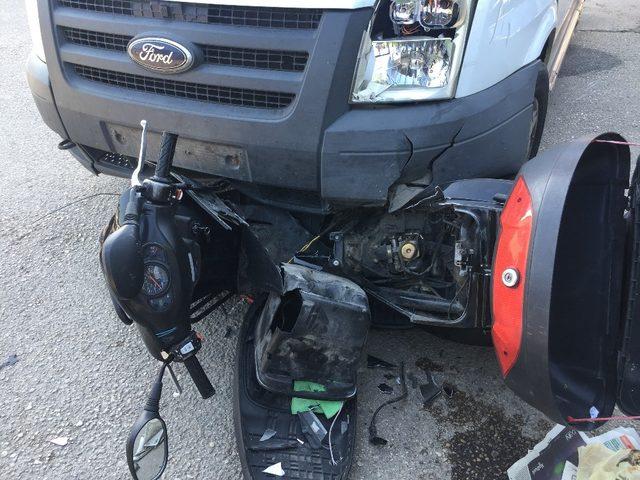 Panelvan ile motosiklet &ccedil;arpıştı: 1 yaralı 2