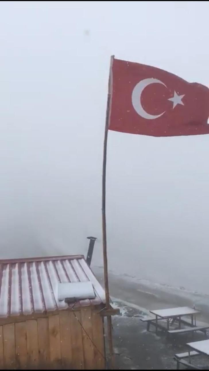 Mevsimin ilk karı yağdı! Her yer beyaza büründü G1