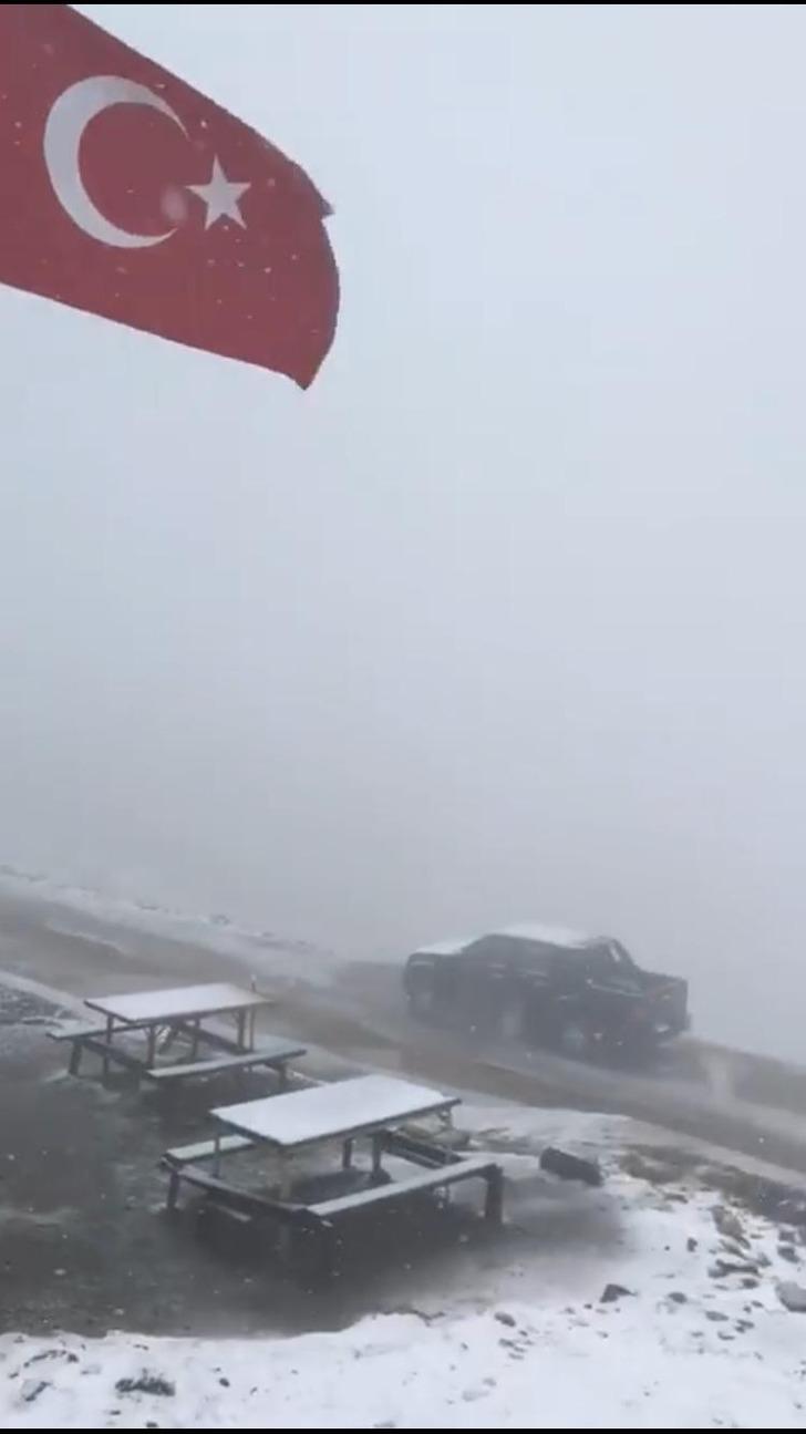 Mevsimin ilk karı yağdı! Her yer beyaza büründü G5