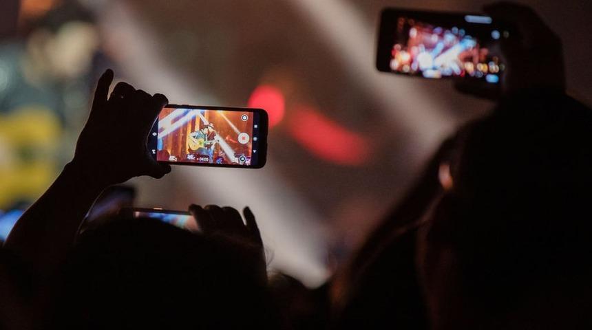 Hollanda'da t&uuml;kenmekte olan hammaddelere y&ouml;nelik ihtiya&ccedil; atık cep telefonlarından giderilecek