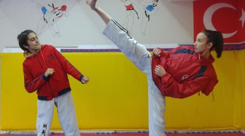 Teakwando Şampiyonasında Türkiye’yi temsil edecekler