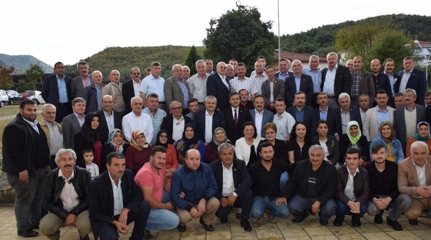 AK Parti Teşkilatı muhtarlarla bir araya geldi