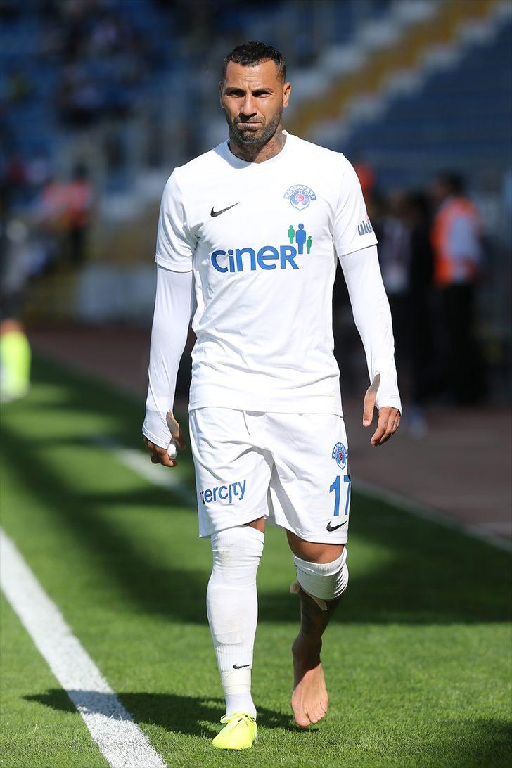 Quaresma depremi! Adeta yıkıldı G1