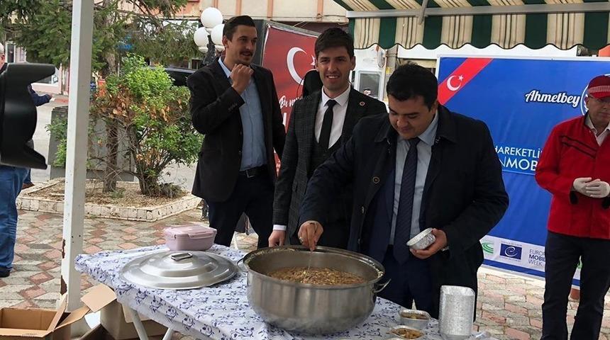 AK Parti&rsquo;den aşure ikramı
