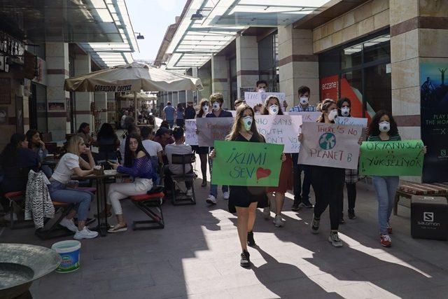 Kapadokya Üniversitesi öğrencilerinden ‘Küresel İklim Grevi’ etkinliği