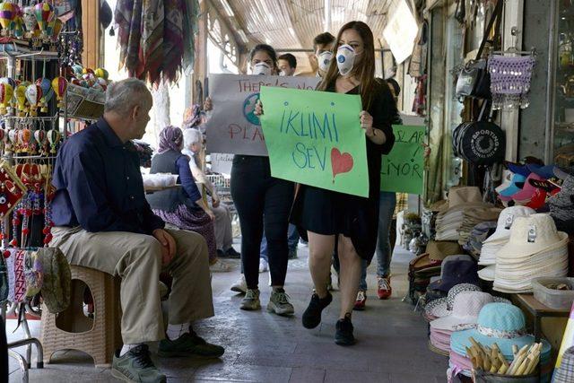 Kapadokya Üniversitesi öğrencilerinden ‘Küresel İklim Grevi’ etkinliği