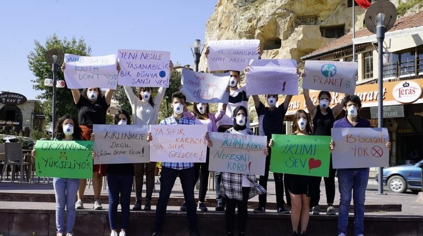 Kapadokya &Uuml;niversitesi &ouml;ğrencilerinden &lsquo;K&uuml;resel İklim Grevi&rsquo; etkinliği