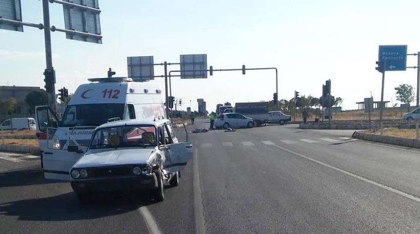 Otomobiller çarpıştı: 5 Yaralı