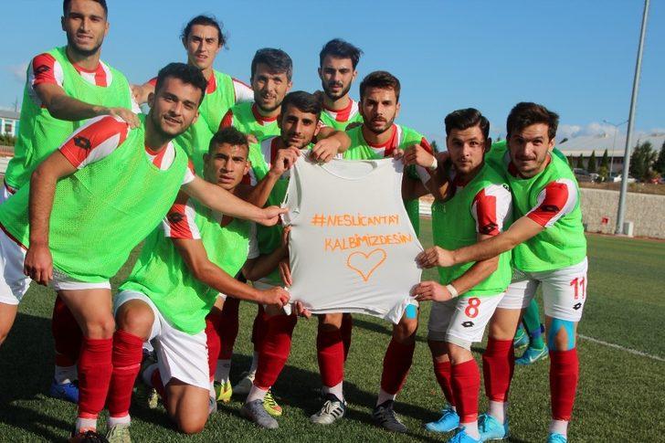 Bileciksporlu futbolcular Neslican Tay’ı unutmadı G1