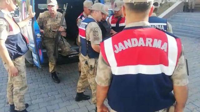 Eşini baltayla öldürdü, atla kaçmaya çalışırken yakalandı (2)